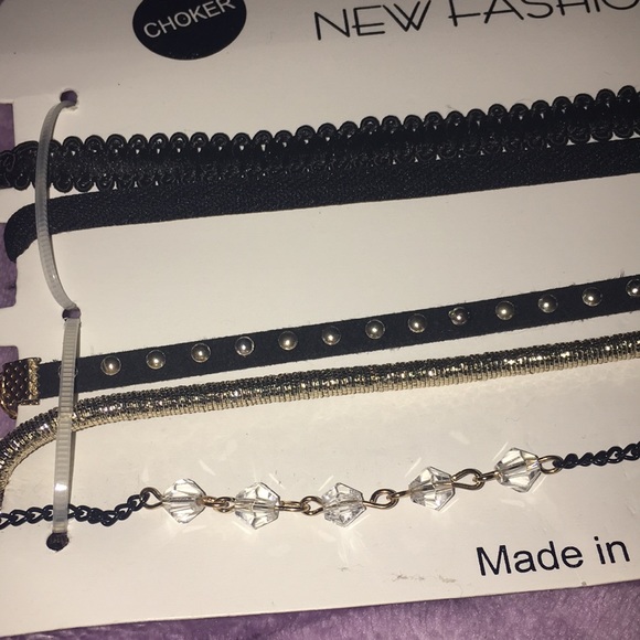 Chokers - Picture 3 of 3